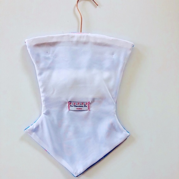 Victorian Corset shape accessory bag. - Picture 5 of 9